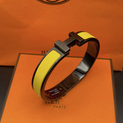 [⭐Mirelle]CLIC HM SO BLACK YELLOW BRACELET