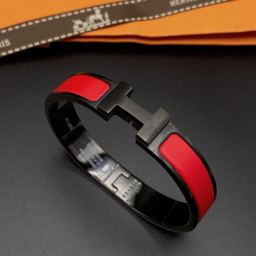 [⭐Mirelle]CLIC HM SO BLACK RED BRACELET