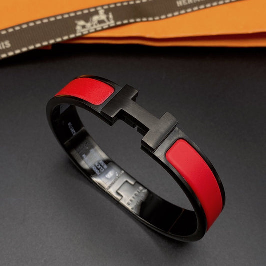[⭐Mirelle]CLIC HM SO BLACK RED BRACELET