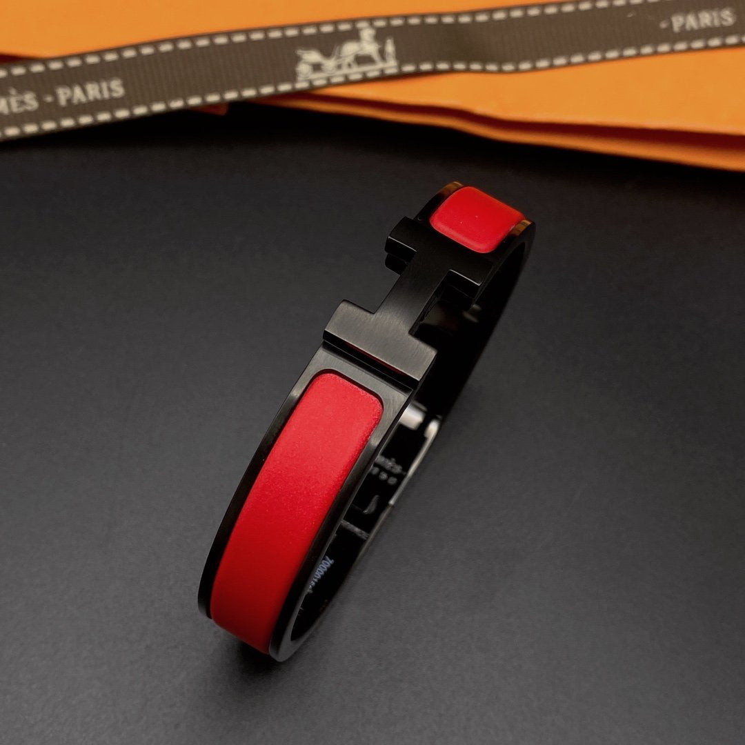 [⭐Mirelle]CLIC HM SO BLACK RED BRACELET
