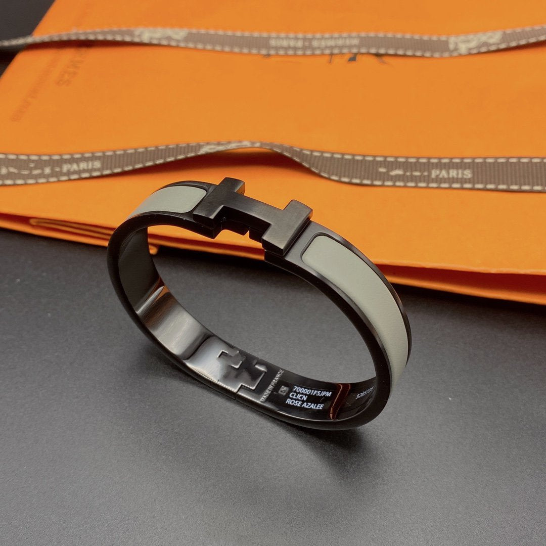 [⭐Mirelle]CLIC HM SO BLACK GREY BRACELET