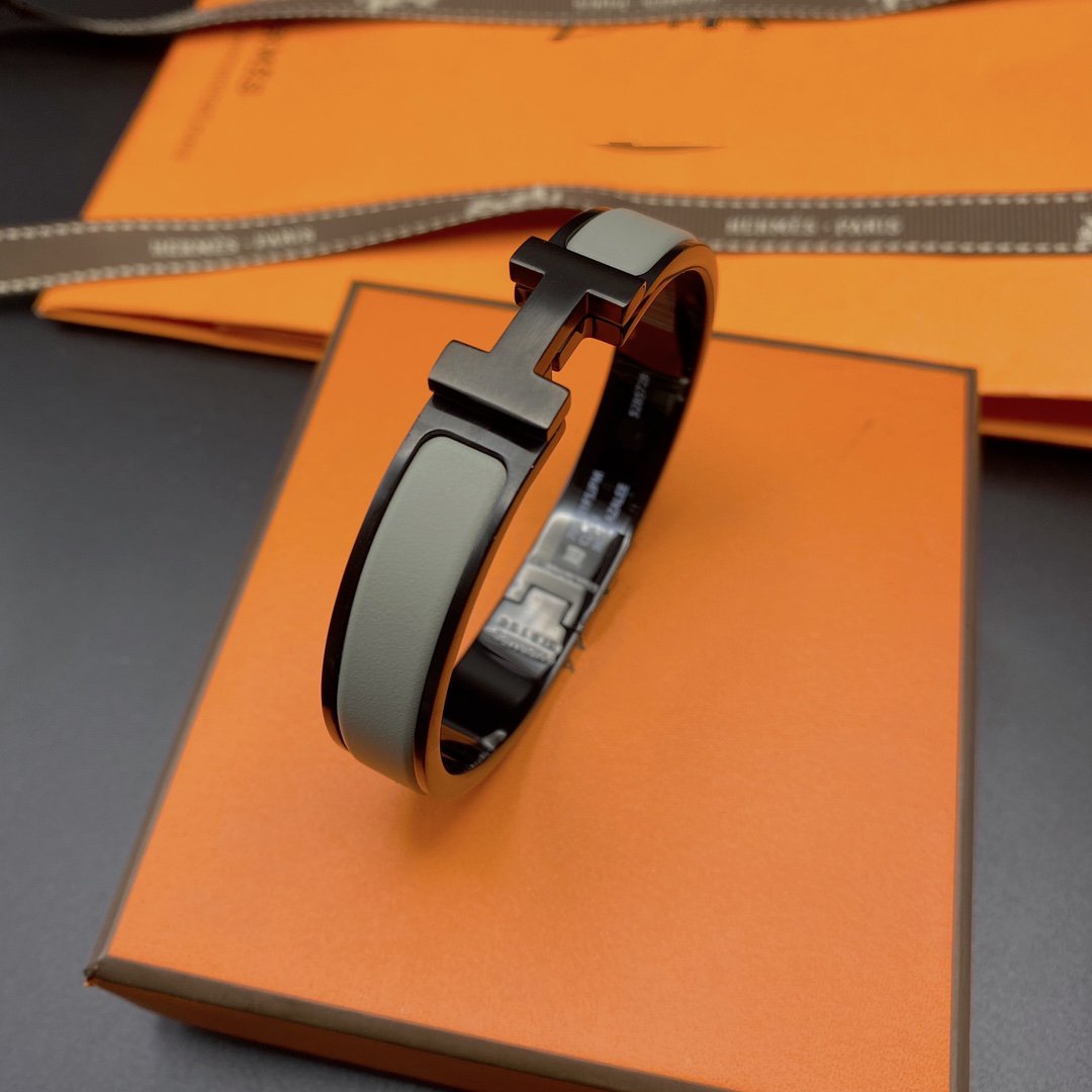 [⭐Mirelle]CLIC HM SO BLACK GREY BRACELET