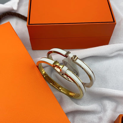 [⭐Mirelle]CLASSIC HM CLIC WHITE 8MM ENAMEL BRACELET