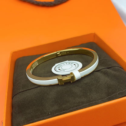 [⭐Mirelle]CLASSIC HM CLIC WHITE 8MM ENAMEL BRACELET