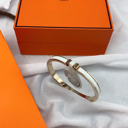 [⭐Mirelle]CLASSIC HM CLIC WHITE 8MM ENAMEL BRACELET