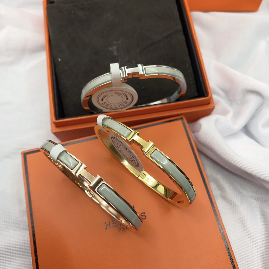 [⭐Mirelle]CLASSIC HM CLIC GREEN 8MM ENAMEL BRACELET