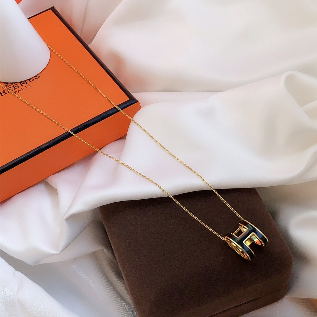 [⭐Mirelle]HM CLIC BLACK ENAMEL GOLD NECKLACE