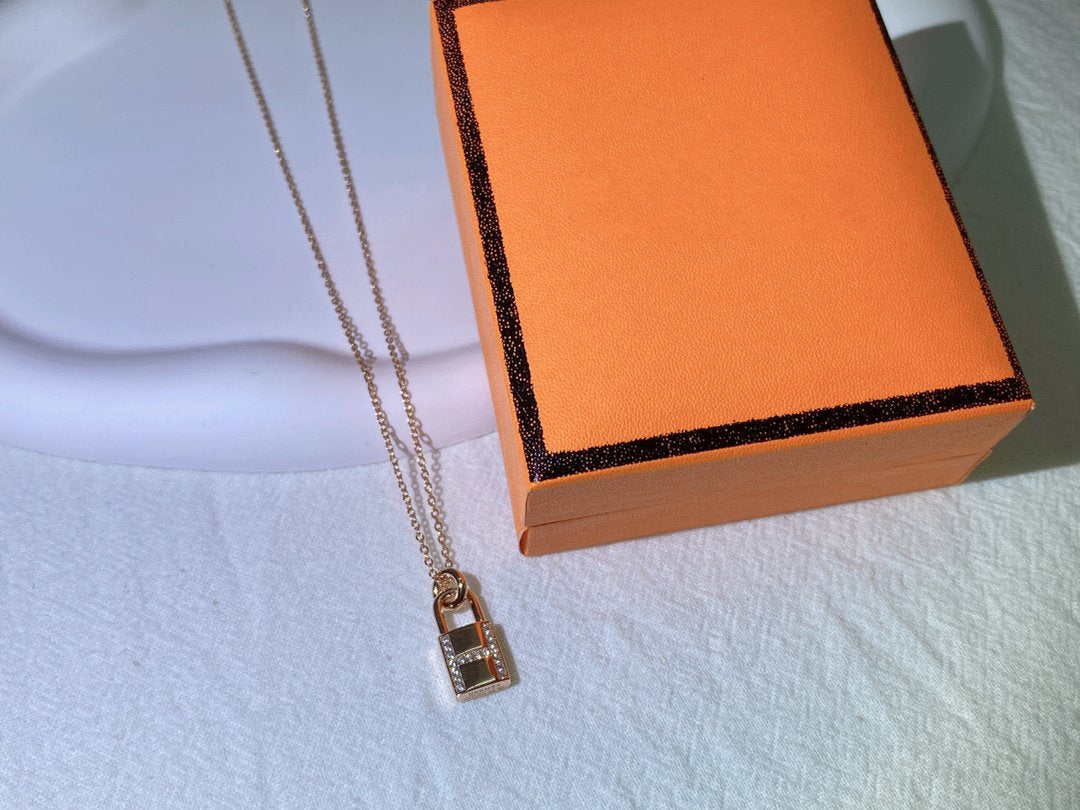[⭐Mirelle]HM ADVANCED NICHE LOCK HEAD NECKLACE DIAMONDS