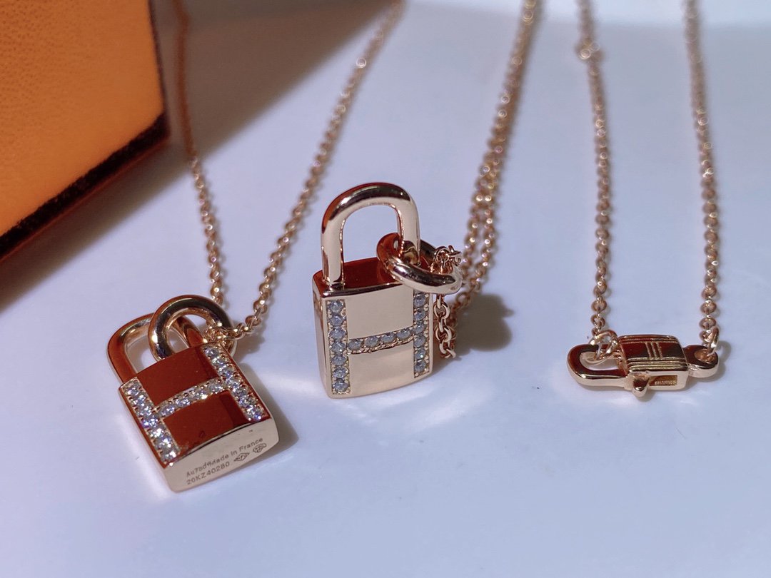 [⭐Mirelle]HM ADVANCED NICHE LOCK HEAD NECKLACE DIAMONDS