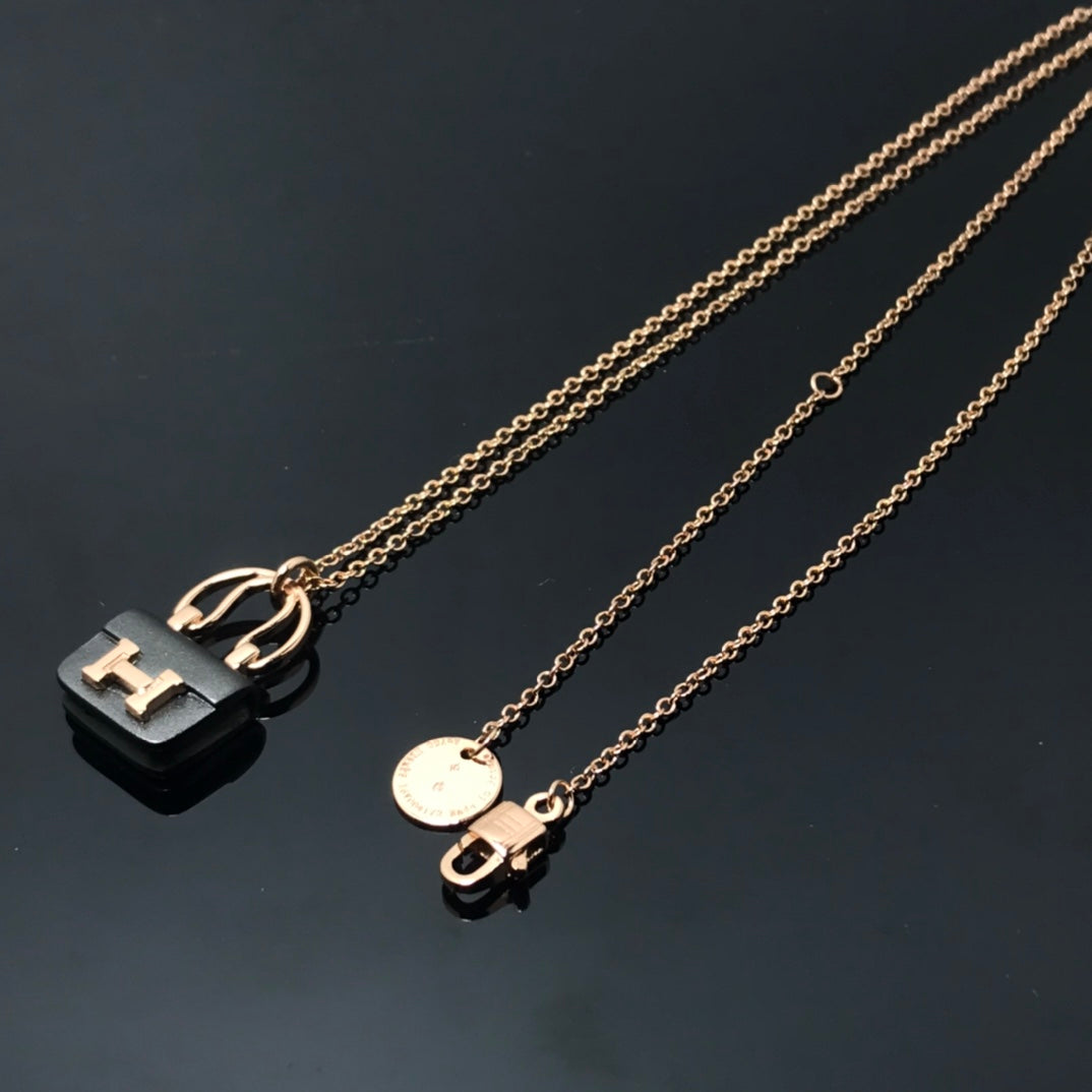[⭐Mirelle]WOMEN'S HM AMULETTES CONSTANCE PENDANT NECKLACE