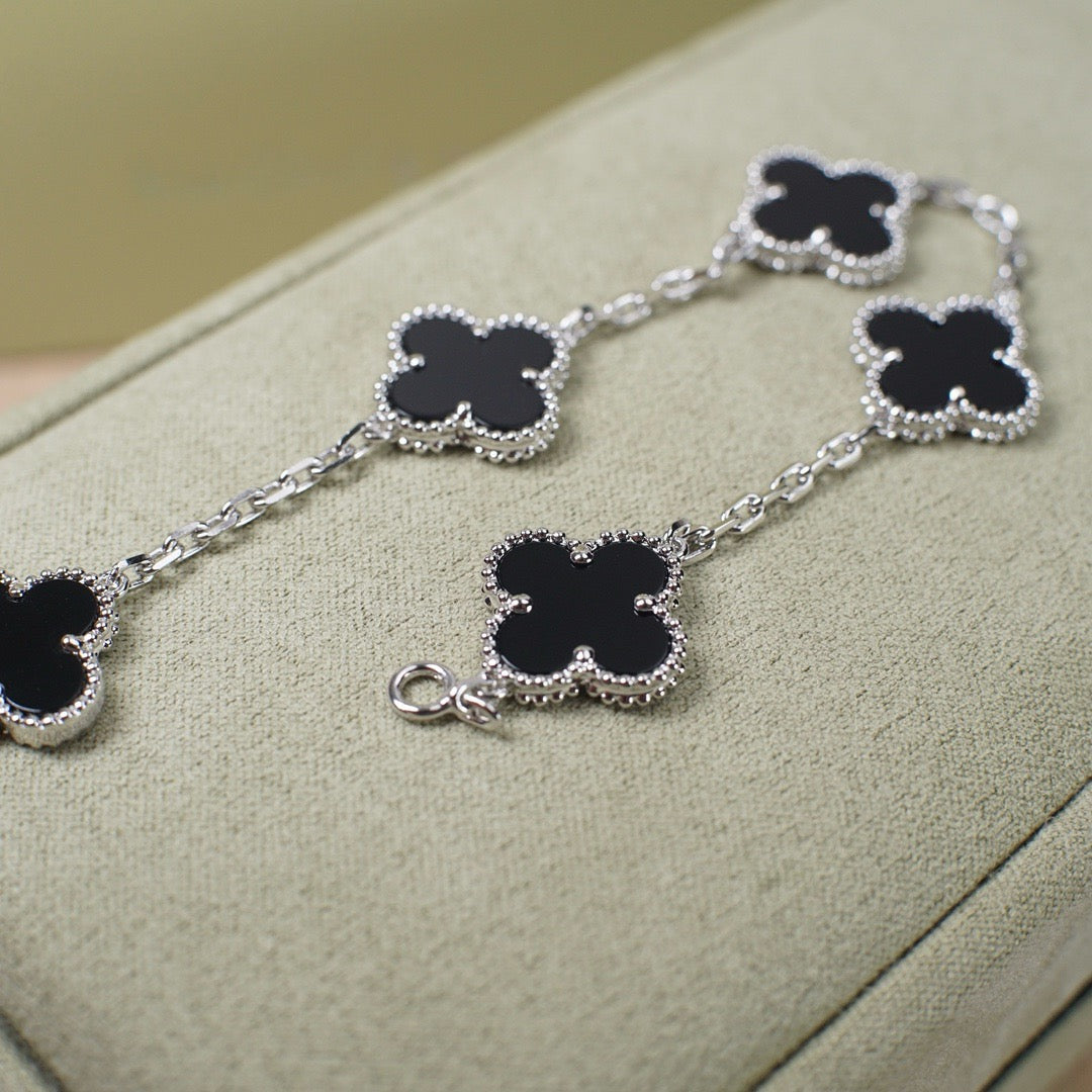 [⭐Mirelle] CLOVER 5 MOTIF ONYXS BRACELET COLLECTION