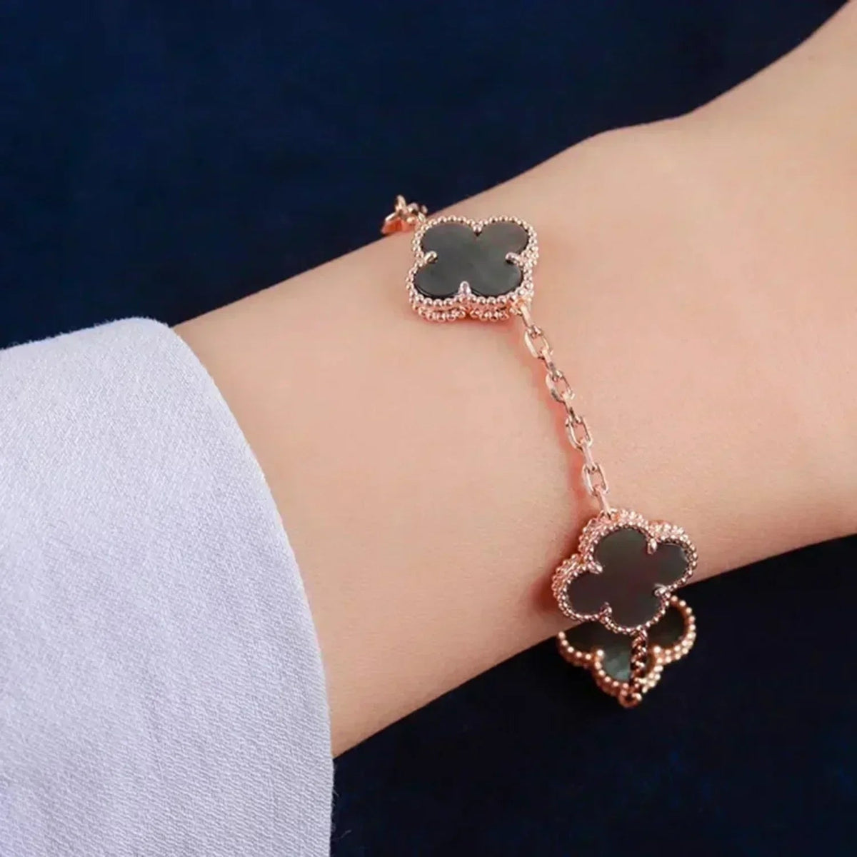 [⭐Mirelle] CLOVER 5 MOTIF GRAY MOP BRACELET COLLECTION