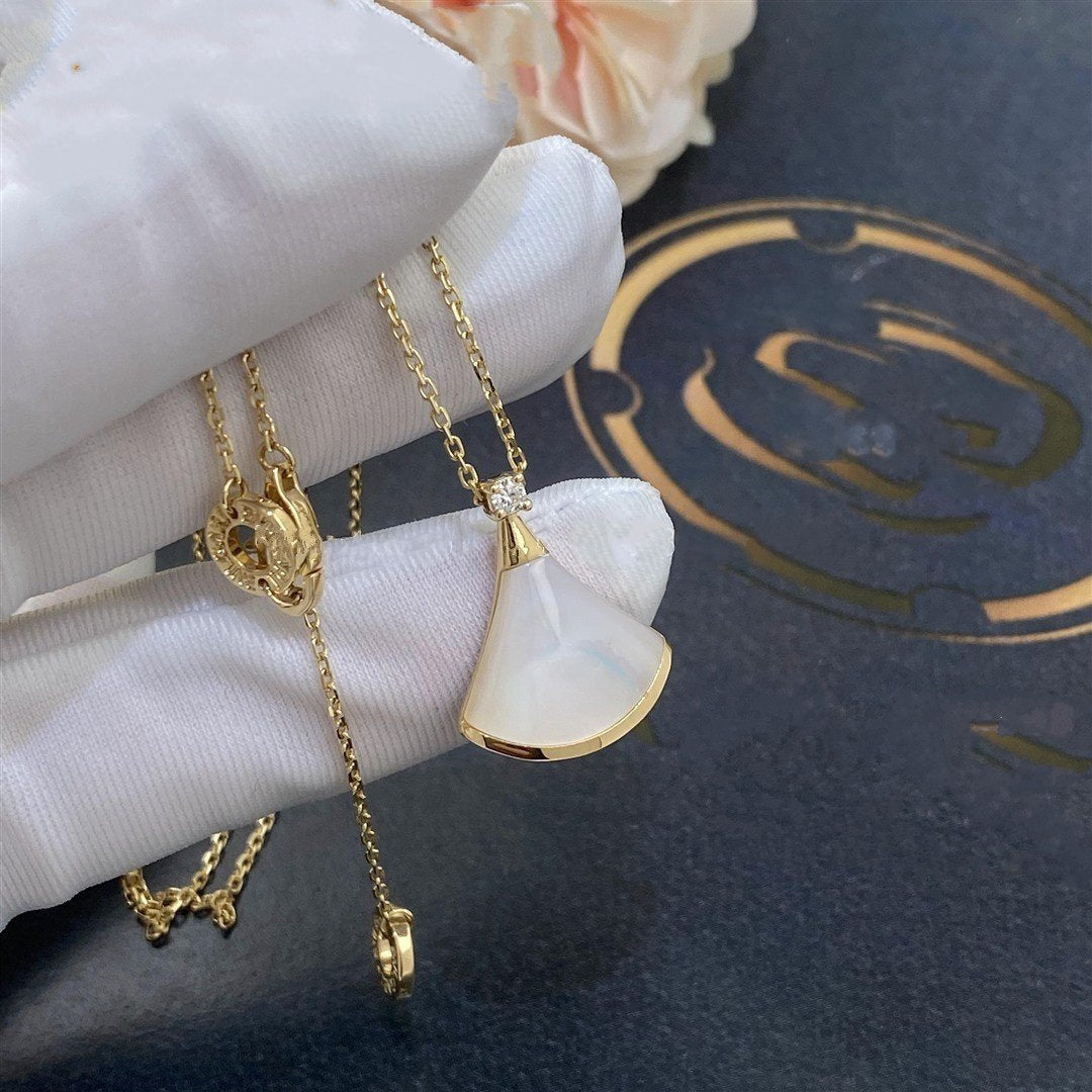 [⭐Mirelle]DREAM NECKLACE WHITE MOP GOLD 1 DIAMOND