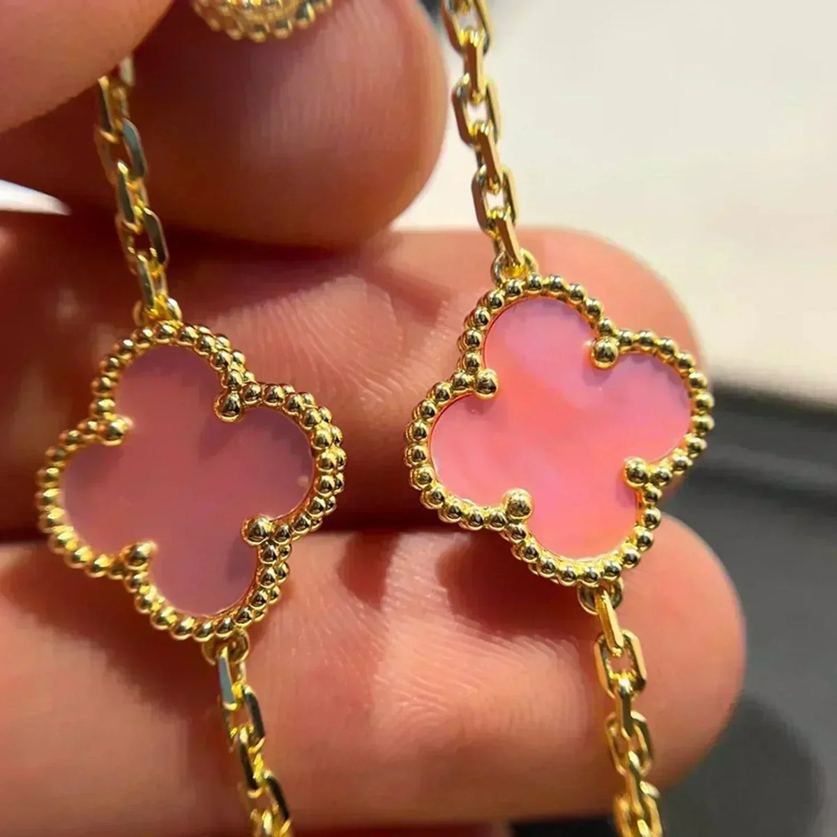 [⭐Mirelle] CLOVER 5 MOTIFS  PINK MOP BRACELET COLLECTION