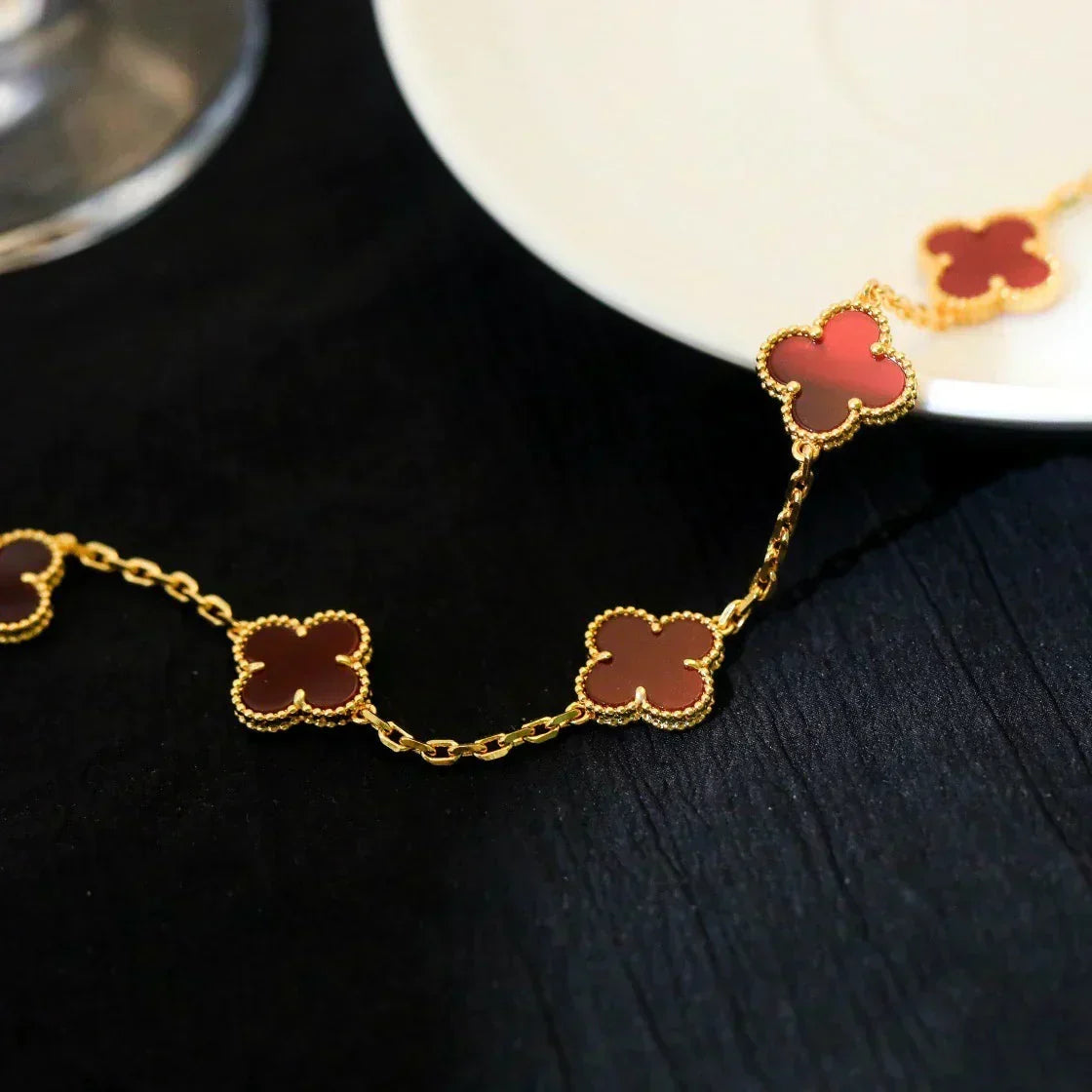 [⭐Mirelle] CLOVER 5 MOTIF RED CORNELIAN BRACELET COLLECTION