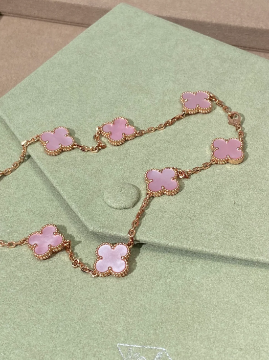 [⭐Mirelle Jewellery] Pink Necklace with Ten Clover Designs