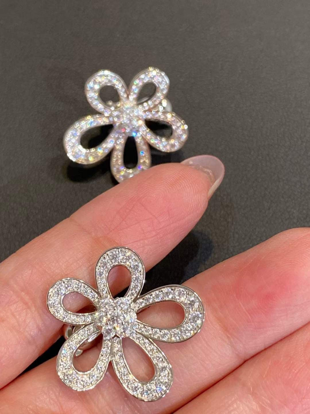 [⭐Mirelle]FLOWERLACE EARRINGS FULL DIAMONDS
