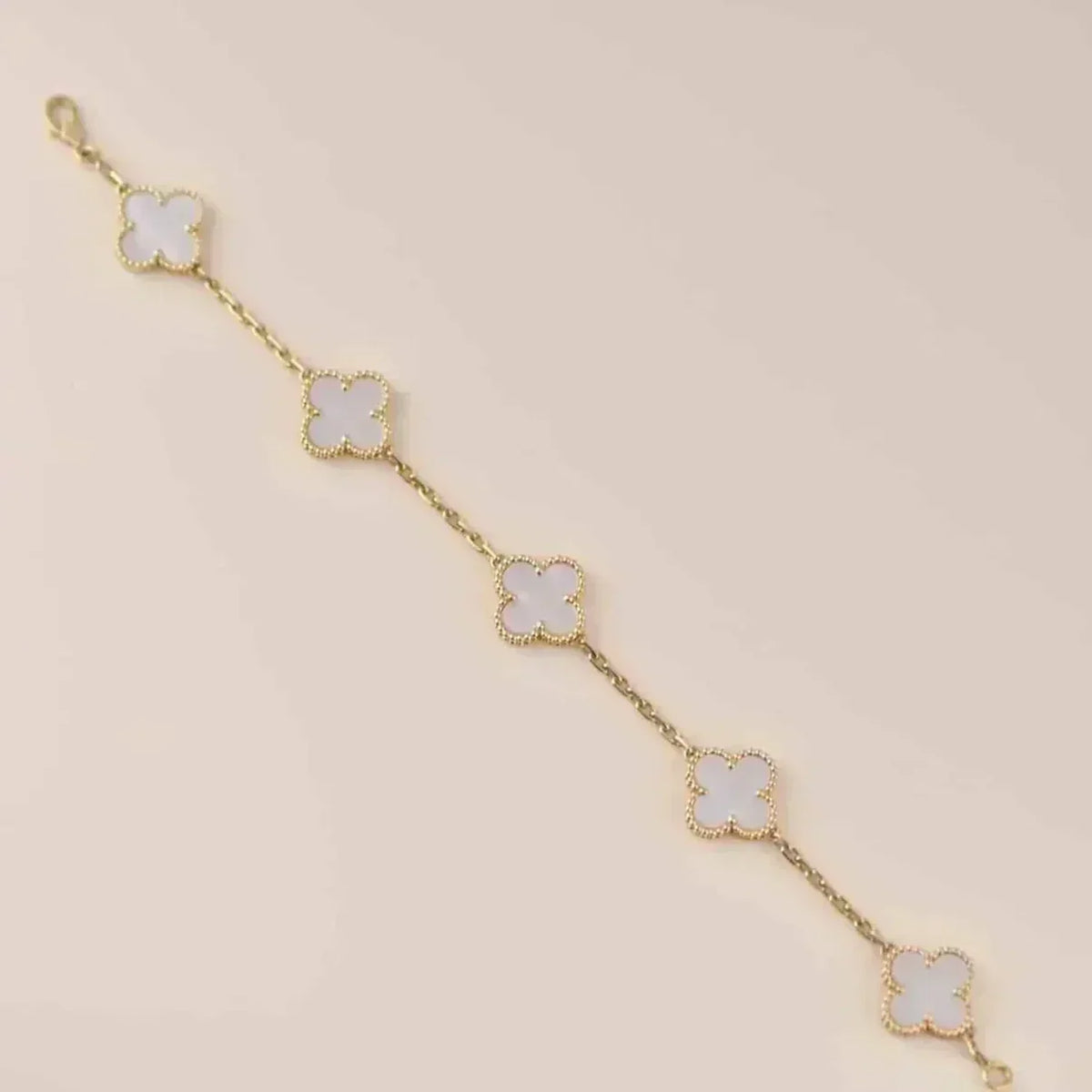 [⭐Mirelle]CLOVER WHITE PEARL MOP 5 MOTIF BRACELET COLLECTION
