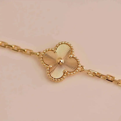 [⭐Mirelle] CLOVER 5 MOTIF LASER BRACELET COLLECTION