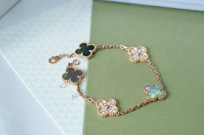 [⭐Mirelle] CLOVER 5 MOTIF GRAY MOP BRACELET COLLECTION