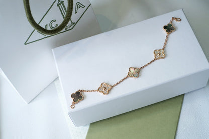 [⭐Mirelle] CLOVER 5 MOTIF GRAY MOP BRACELET COLLECTION
