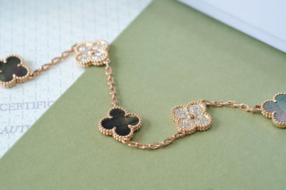 [⭐Mirelle] CLOVER 5 MOTIF GRAY MOP BRACELET COLLECTION
