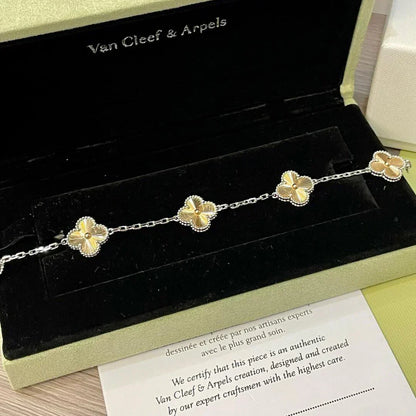 [⭐Mirelle] CLOVER 5 MOTIF LASER BRACELET COLLECTION