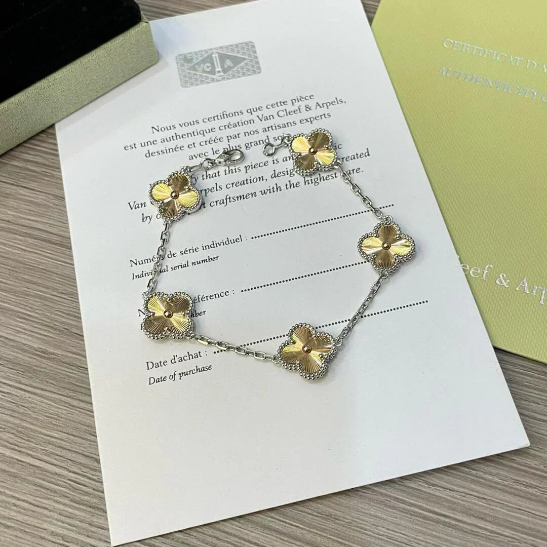 [⭐Mirelle] CLOVER 5 MOTIF LASER BRACELET COLLECTION