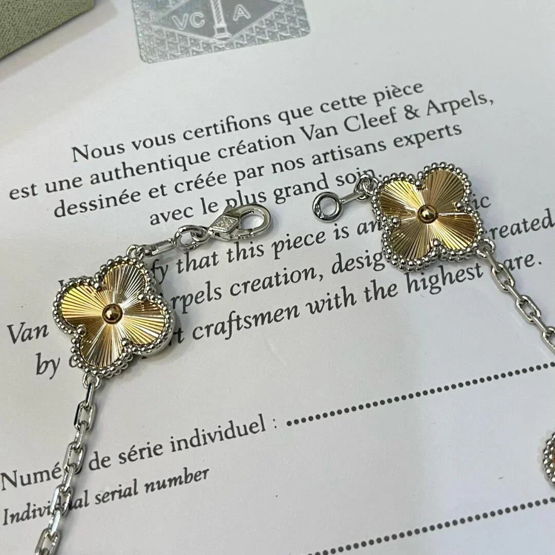 [⭐Mirelle] CLOVER 5 MOTIF LASER BRACELET COLLECTION