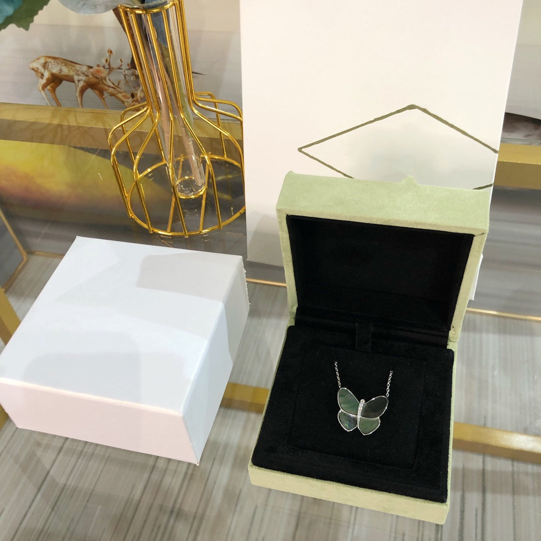 [⭐Mirelle]LARGE BUTTERFLY SILVER PENDANT DIAMOND NECKLACE