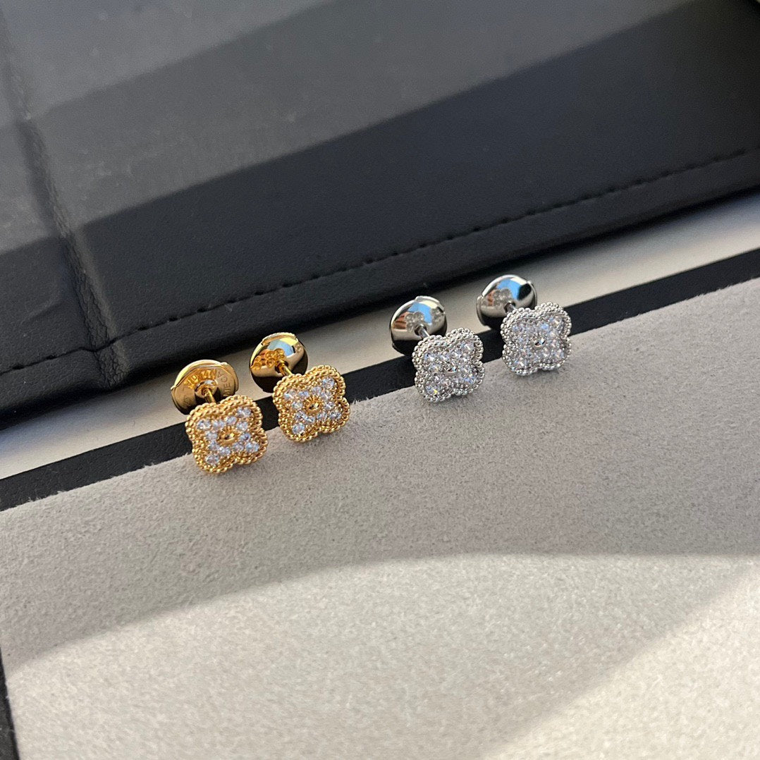 [⭐Mirelle]CLOVER MINI DIAMOND STUD EARRINGS