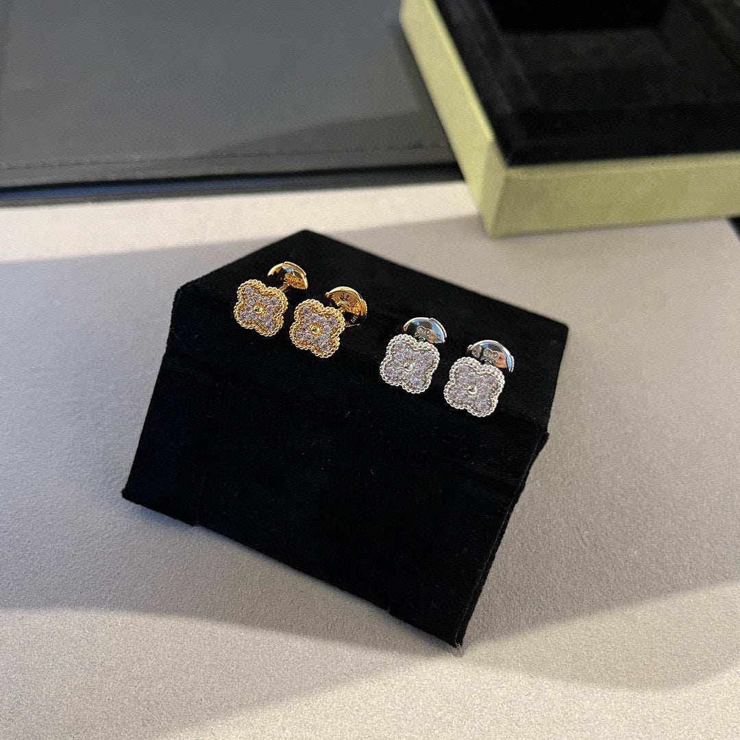 [⭐Mirelle]CLOVER MINI DIAMOND STUD EARRINGS