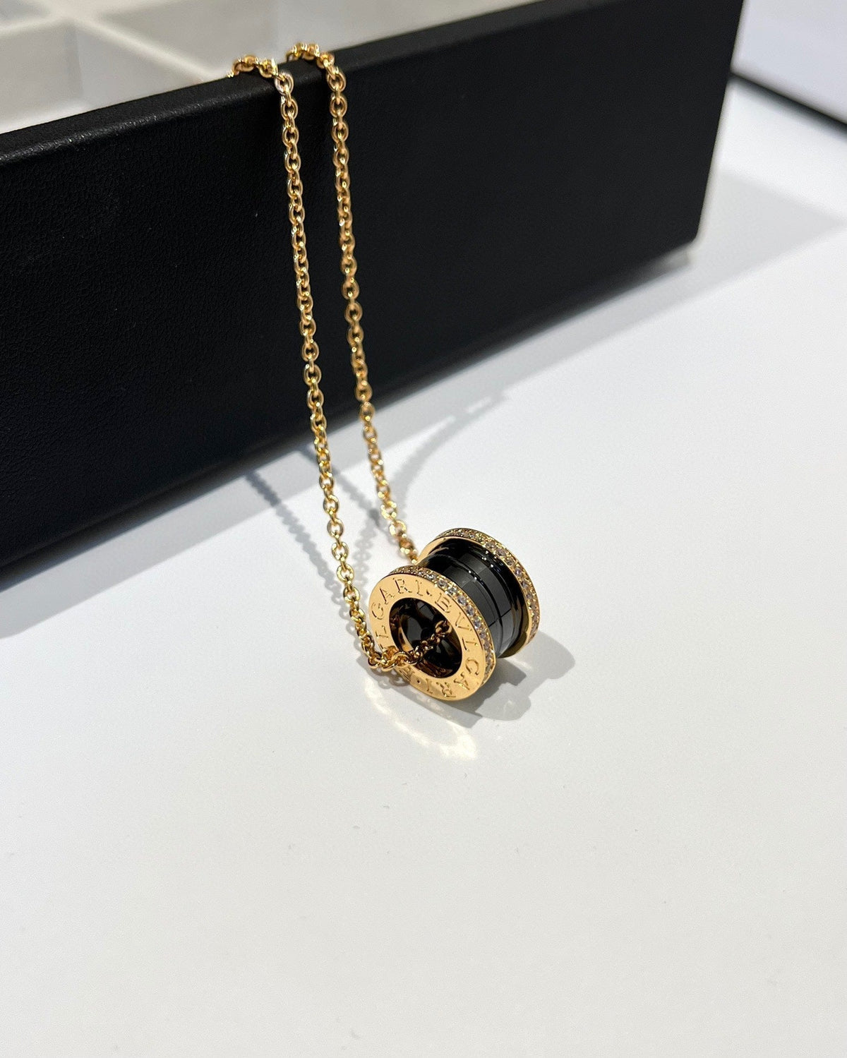 [⭐Mirelle]ZERO 1 BLACK CERAMIC DIAMOND PINK GOLD NECKLACE