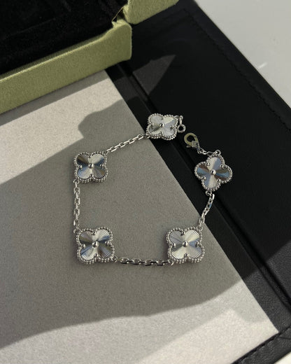 [⭐Mirelle] CLOVER 5 MOTIF LASER BRACELET COLLECTION